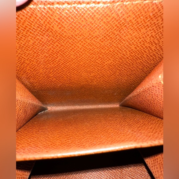 Louis Vuitton Monogrammed Compact bi-fold Wallet with dustbag - Picture 15 of 16